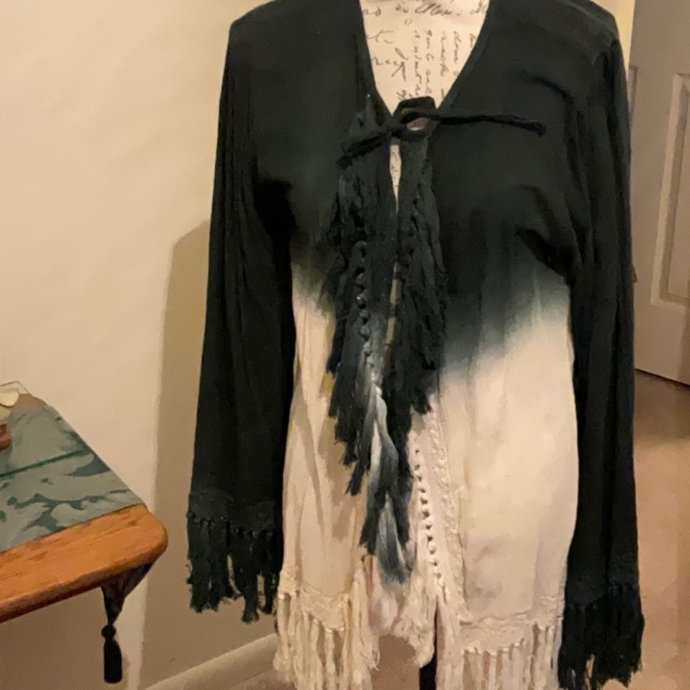 Ciel brand Ruana.  Navy w/ finge. Sz ML.